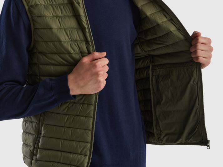 Heren Benetton mouwloos pufferjack met gerecyclede watten militair groen 4R624428