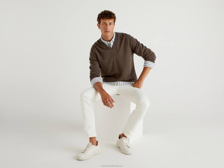 Heren Benetton bruine trui met v-hals van zuivere merinowol bruin 4R626039