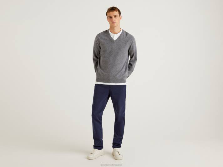 Heren Benetton donkergrijze trui met v-hals van zuivere merinowol donkergrijs 4R626044