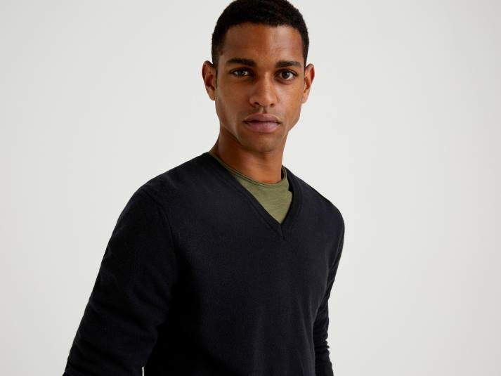 Heren Benetton zwarte trui met v-hals van zuivere merinowol zwart 4R626038