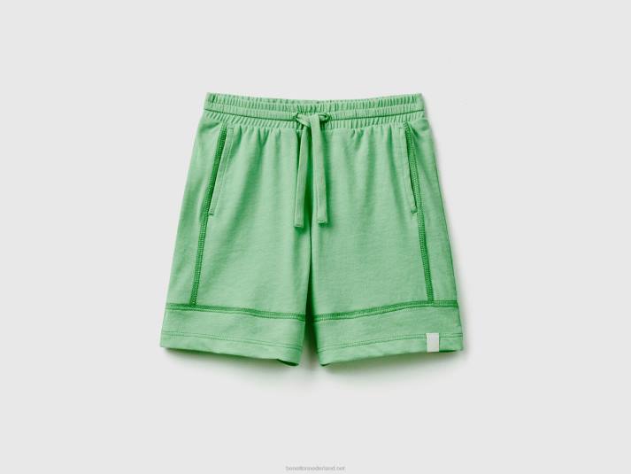 kinderen Benetton korte broek van gerecyclede stof licht groen 4R622364