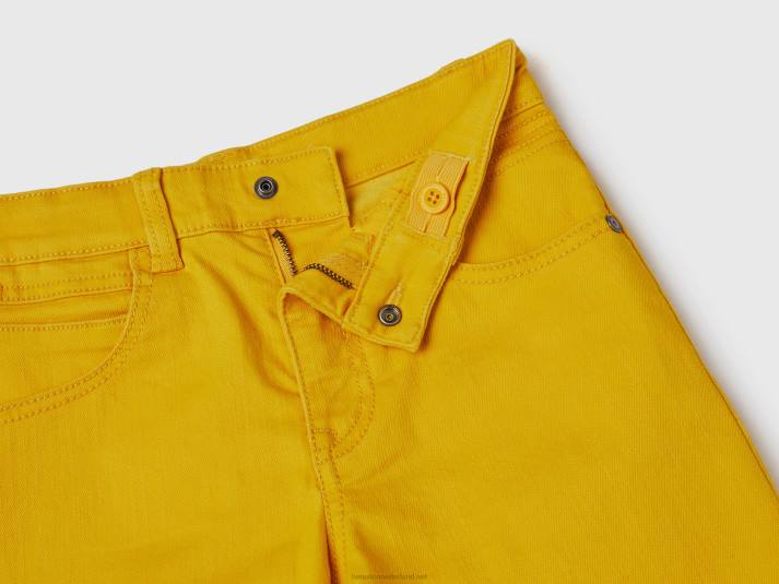 kinderen Benetton slim fit bermuda's geel 4R624965