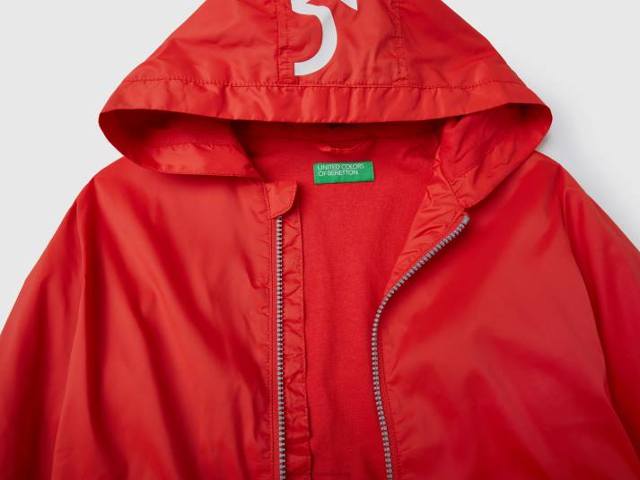 kinderen Benetton lichte jas met capuchon rood 4R621624