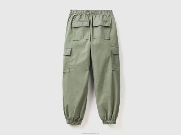 kinderen Benetton parachutebroek met grote zakken militair groen 4R625440