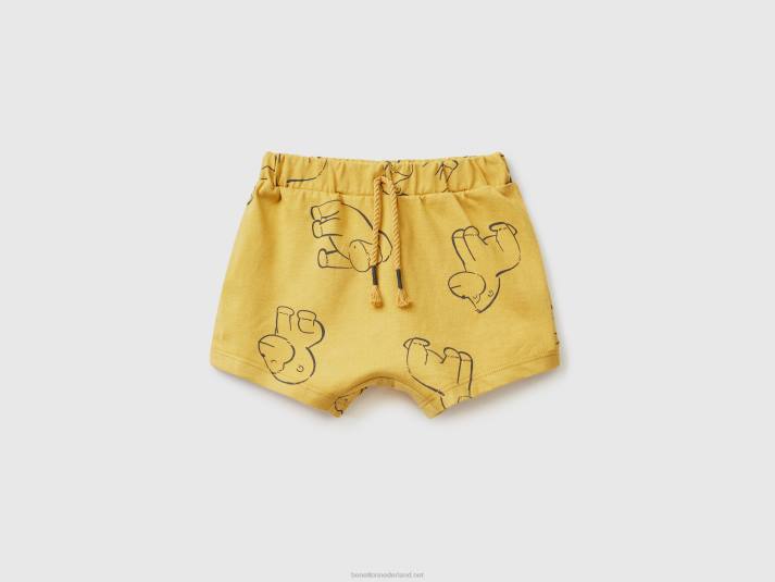 kinderen Benetton gedessineerde short van zuivere katoen mosterd 4R623247