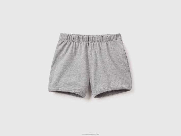 kinderen Benetton korte broek met patch op de rug lichtgrijs 4R623243