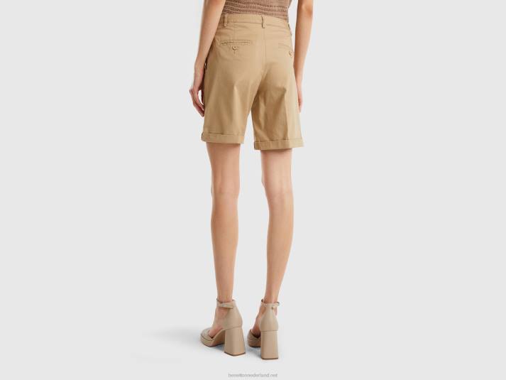 vrouwen Benetton bermuda's van stretchkatoen beige 4R62620