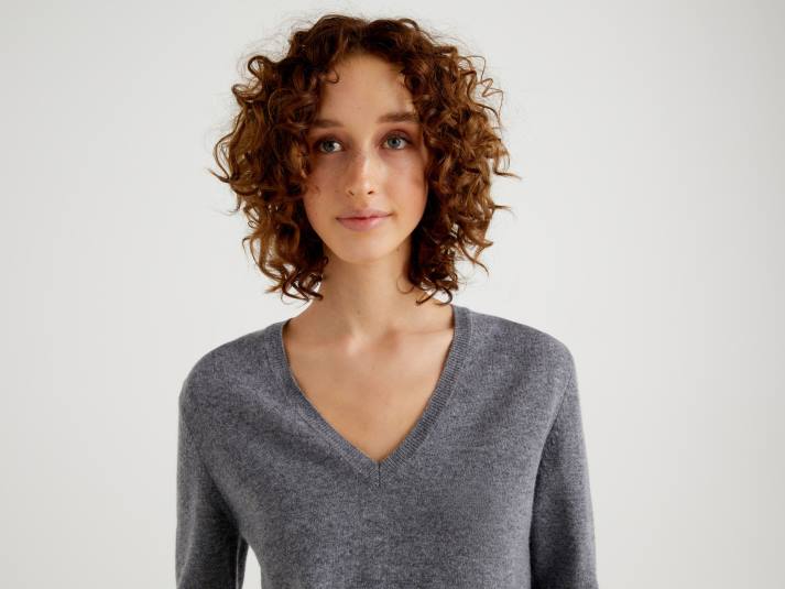 vrouwen Benetton grijze trui met v-hals van zuivere merinowol grijs 4R623696