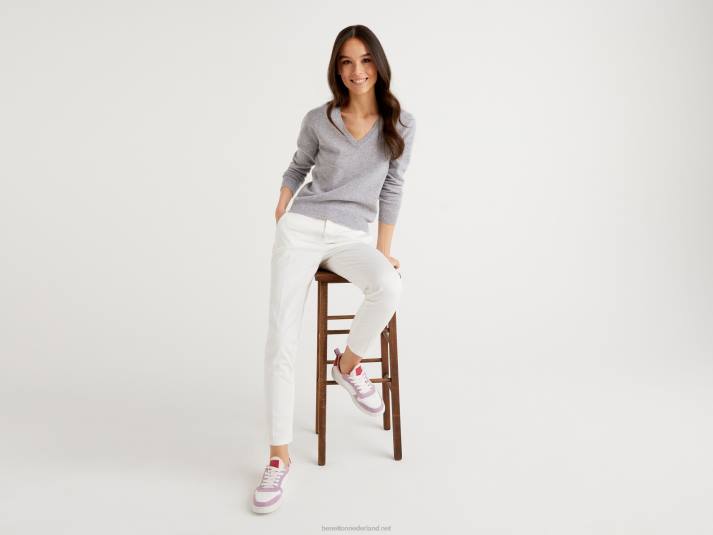 vrouwen Benetton lichtgrijze trui met v-hals van zuivere merinowol lichtgrijs 4R623631